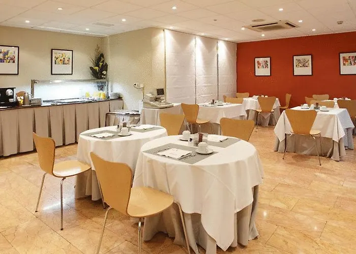 One Shot Colon Отель