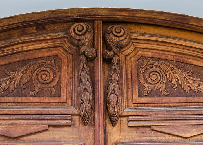 Reina 107 Boutique 4*