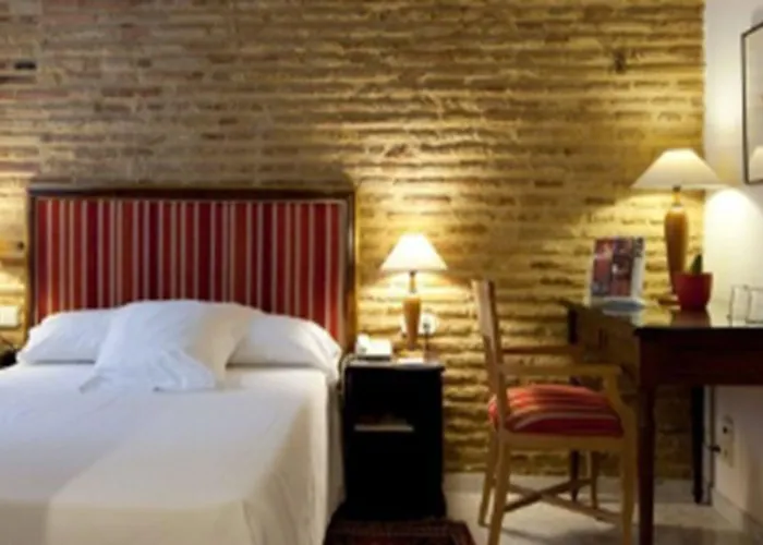 Ad Hoc Monumental 1881 فالنسيا