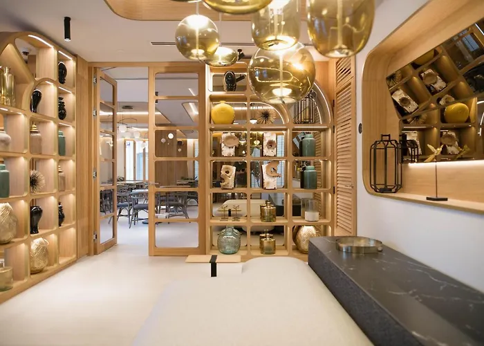 Myr Puerta Serranos Valencia