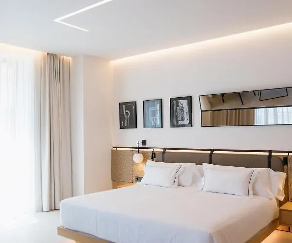 Myr Puerta Serranos Hotel 4*