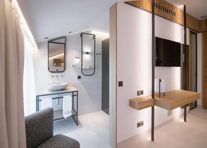 Myr Puerta Serranos Hotel