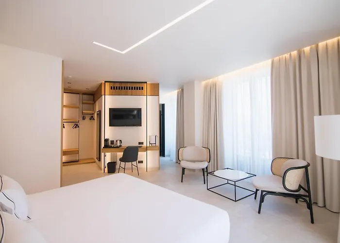 Myr Puerta Serranos 4* Valencia