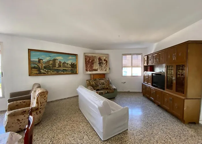 Bigger Flat Ideal Familia Near Center And *