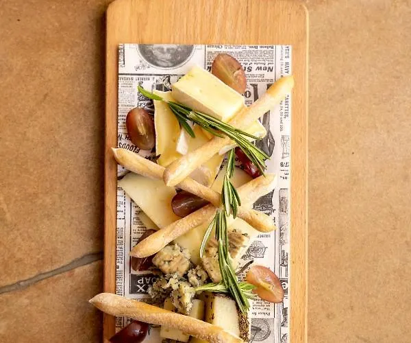 Mate Cosmo - Centre, 3* Valence