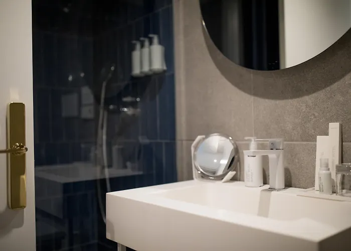 Mate Cosmo - Centre, 3*