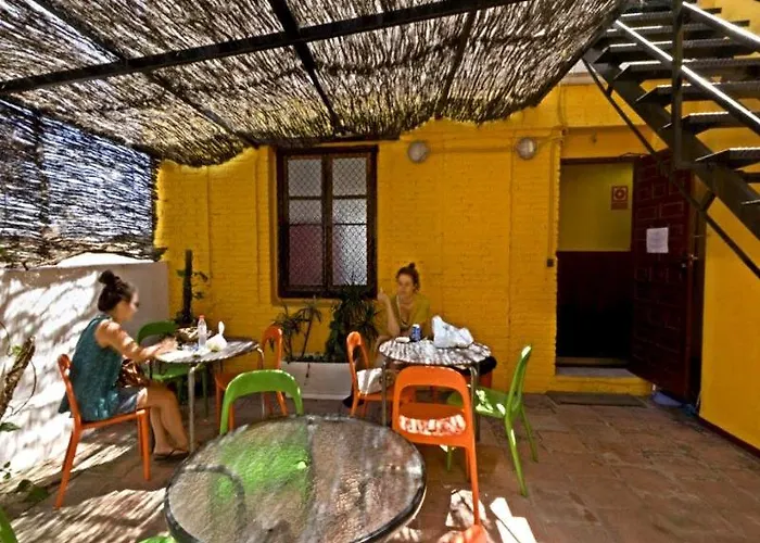 Hostel Feetup Backpackers *