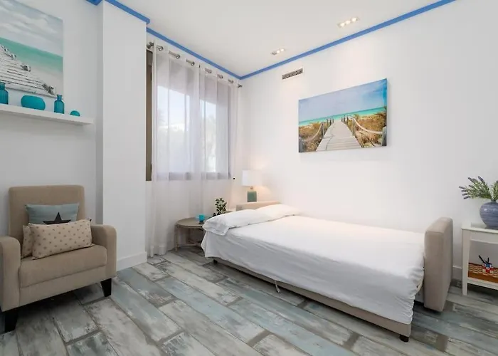 Apartup Patacona Azzure 公寓