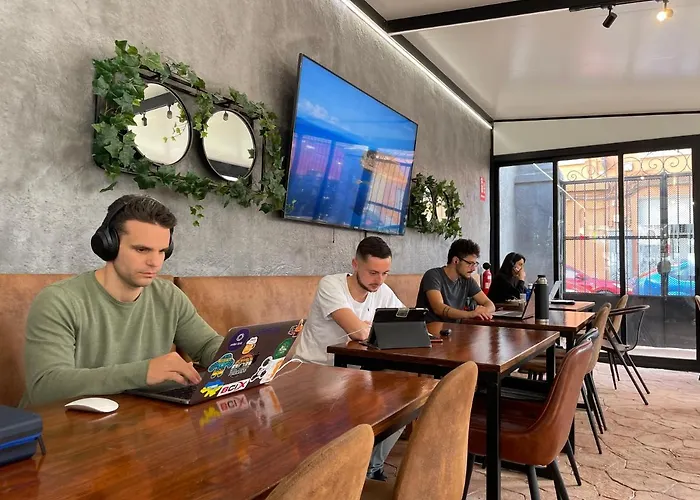 Hostel The Venue Boutique *