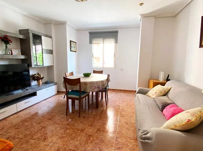 In Great Location In Shared Δωμάτια σε οικογενειακή κατοικία