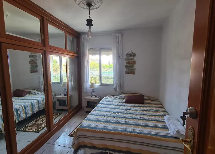 Homestay On Malvarrosa Beach *