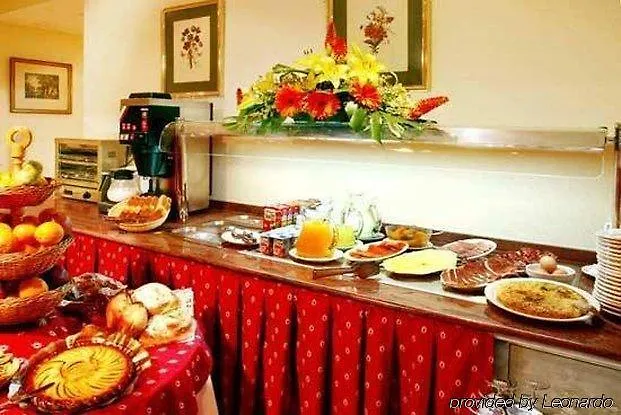 One Shot Colon Отель