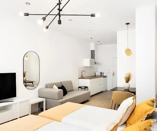 Aparthotel Blanq Marina Suites