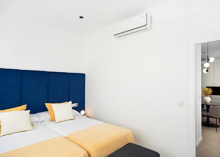 Aparthotel Blanq Marina Suites