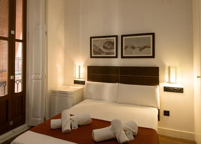 Market - Queen Square - Mid-term *