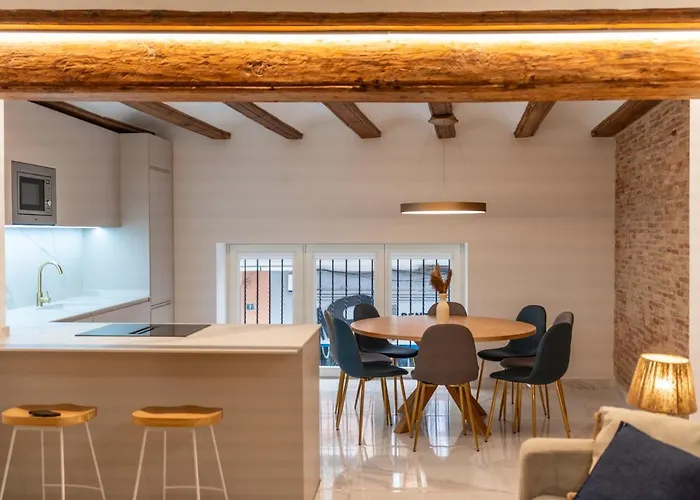 Market - Ciutat Vella, Exclusively For Families - Mid-term شقة *