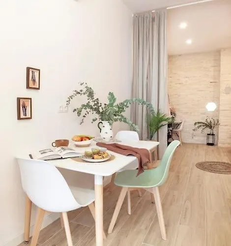 Rb - Urban Loft Retreat, Comfort & Good Location 아파트 *