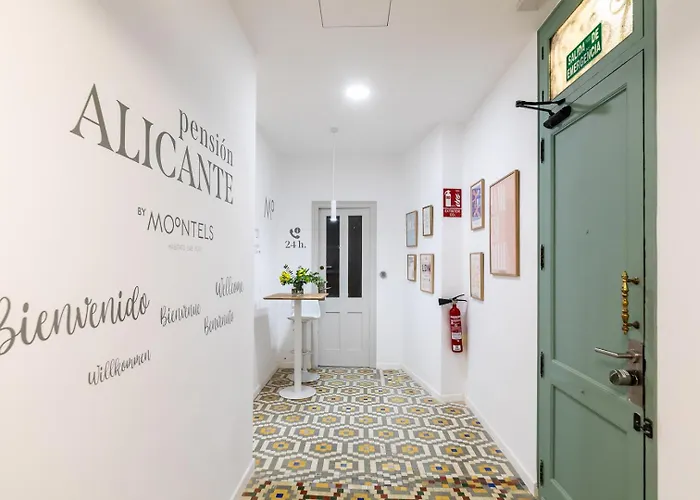 Alicante By Moontels Gæstehus Valencia