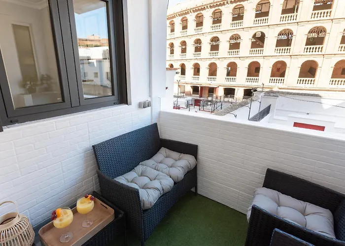 Near The Plaza De Toros * فالنسيا