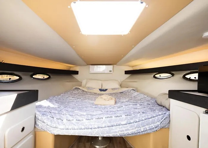 Alojamiento En Barco Voralamar Botel *