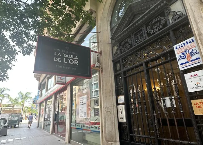 Mirador 2 Del Mercado - Con Bano Privado En El Centro De La Ciudad Vella 홈스테이 *