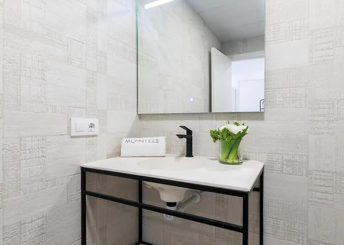 Moontels Plaza De Vannes