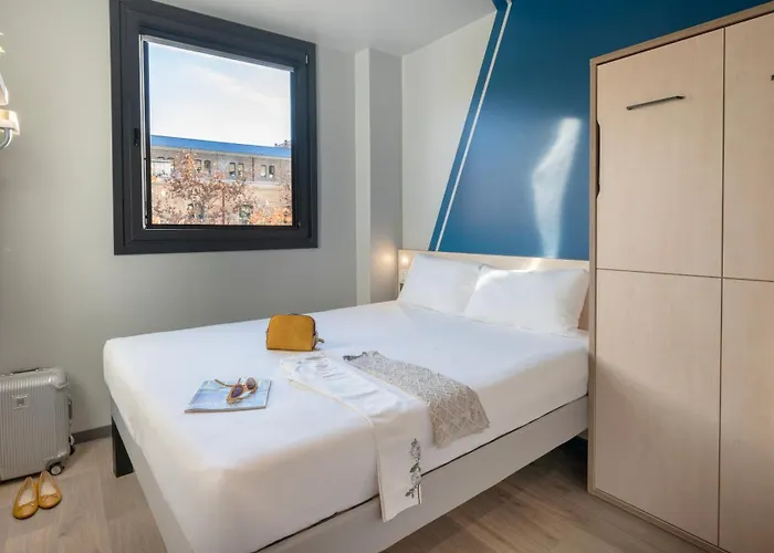 Ibis Budget Centro Puerto * Valence
