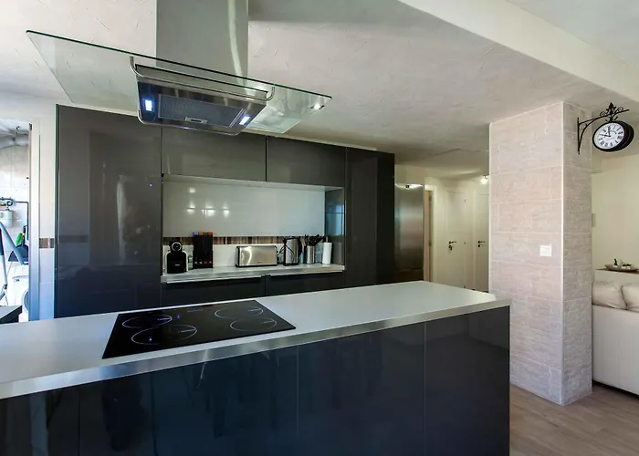 Malvarrosa Cavite 발렌시아