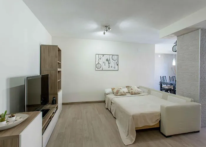 Malvarrosa Cavite 발렌시아