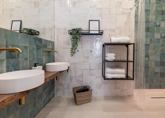 Con Piscina Y Terraza *