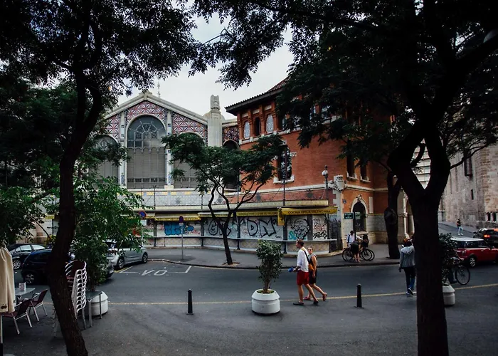 Mate Cosmo - Centre, Valence