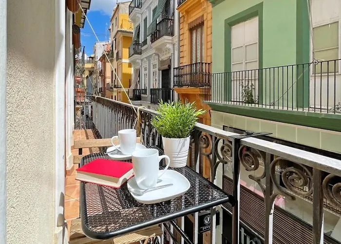 Sunny Modern Flat By Mercado * Valence