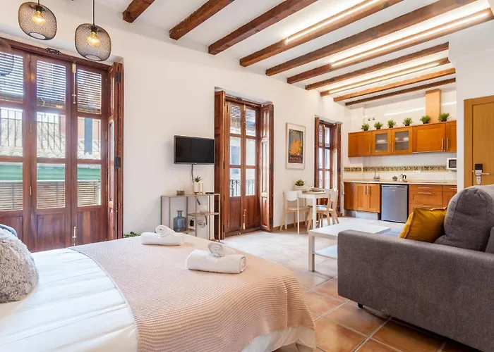 Sunny Modern Flat By Mercado Appartement