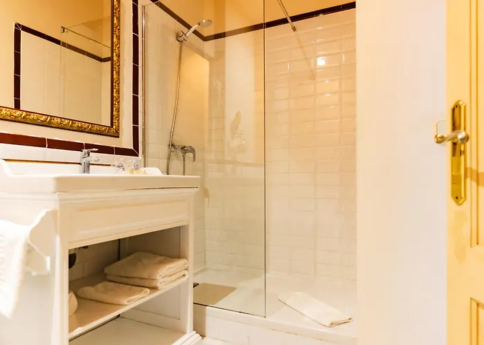 فندق Ad Hoc Monumental 1881 3*