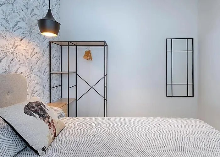 Portal De Ruzafa 2 *