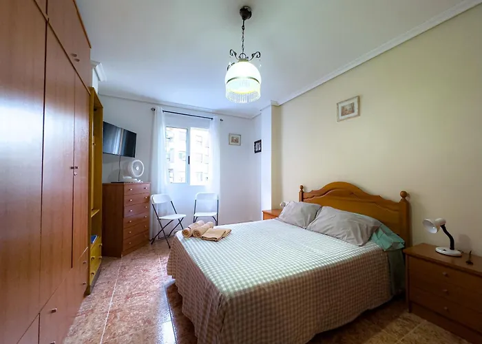 In Great Location In Shared Δωμάτια σε οικογενειακή κατοικία