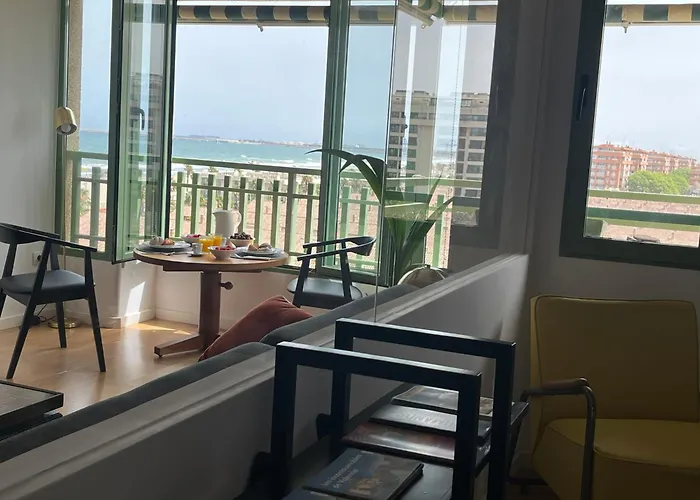 Stylish Well-connected Beachfront Flat Διαμέρισμα