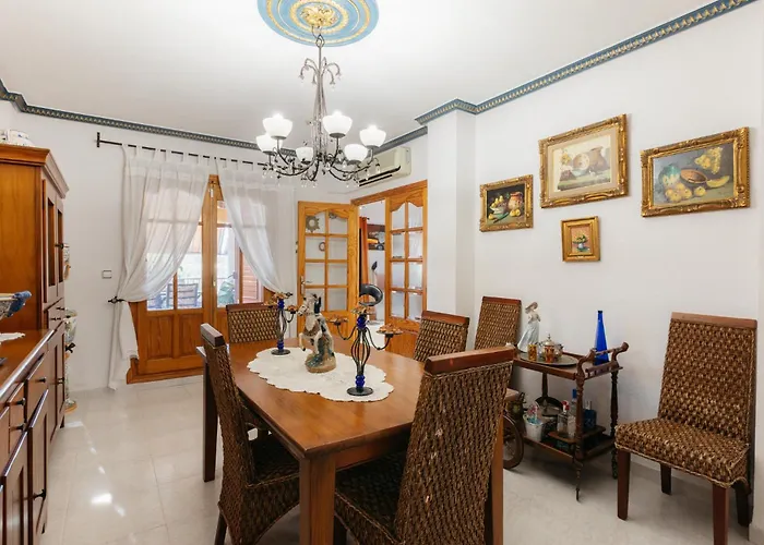 Chalet, Rodeada De Naturaleza Piscina A Doce Klm De Y 7 Del Aeropuerto Valence