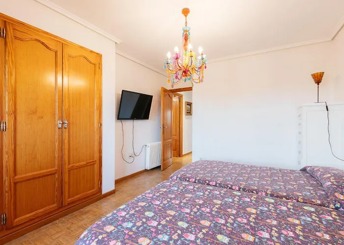 Chalet, Rodeada De Naturaleza Piscina A Doce Klm De Y 7 Del Aeropuerto