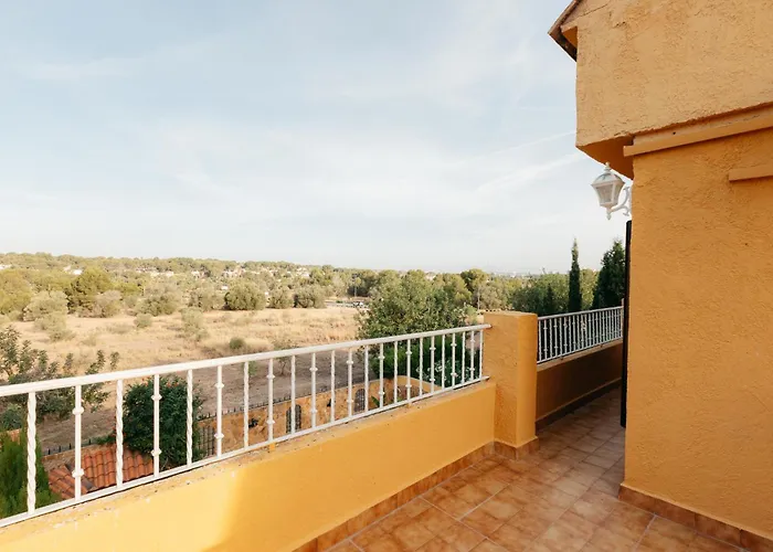 Hébergement de vacances Chalet, Rodeada De Naturaleza Piscina A Doce Klm De Y 7 Del Aeropuerto