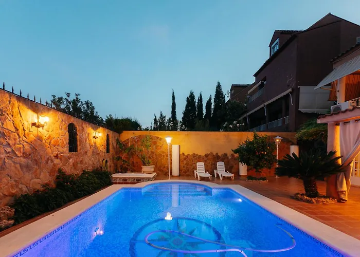 Chalet, Rodeada De Naturaleza Piscina A Doce Klm De Y 7 Del Aeropuerto Valence