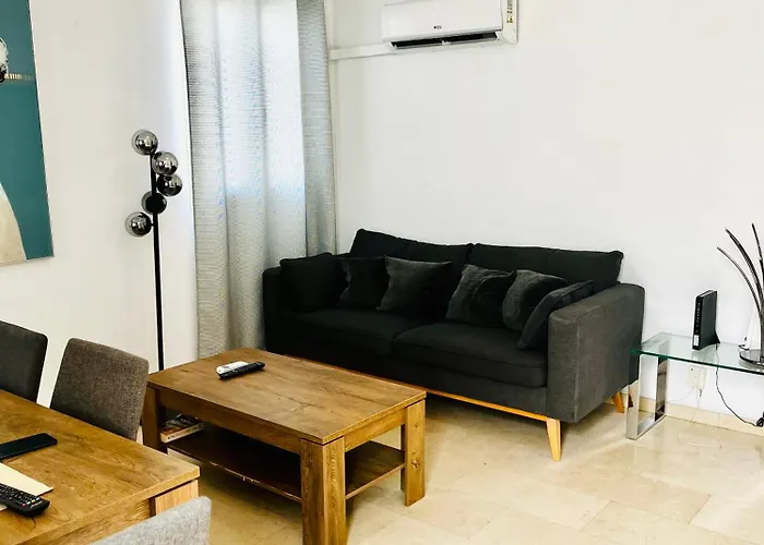 Travel Habitat Atico Calle Comedias * Valencia