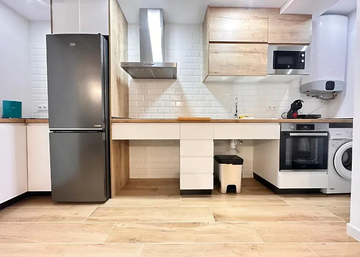 & Ayora * Βαλένθια