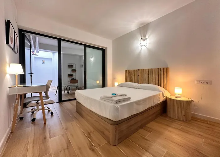 Διαμέρισμα & Ayora