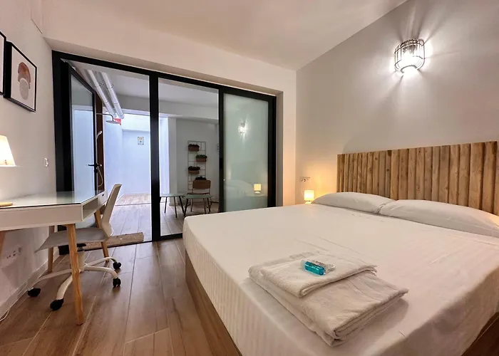 & Ayora Βαλένθια