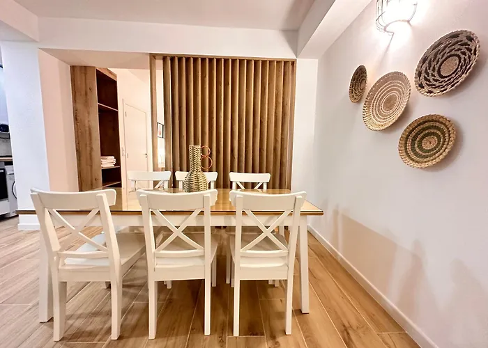 & Ayora * Βαλένθια