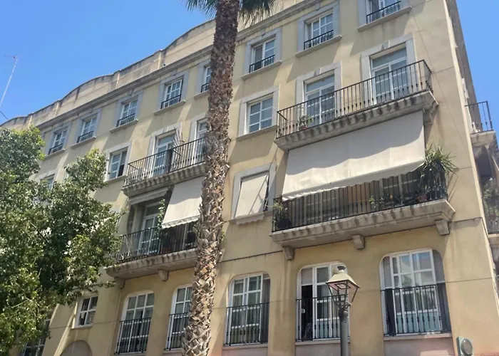 아파트 Lovely Near The & Of Arts And Sciences *