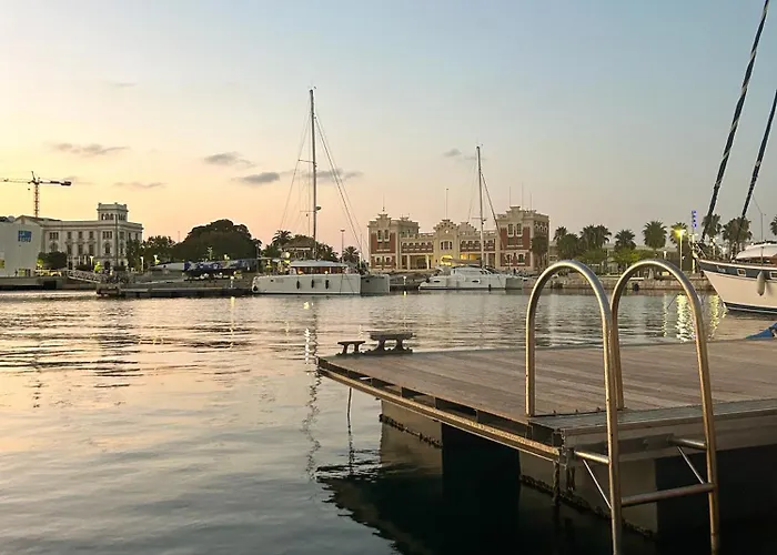 Barco Muy Espacioso Con Dos Terrazas Centro!! Bateau-hôtel