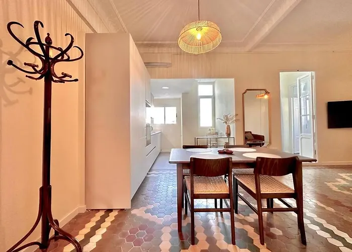 Stylish Ruzafa Market Lejlighed