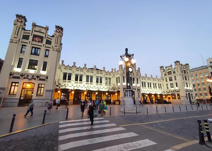 Turia Gardens - Authentic Downtown Parklife - Vlc Urban